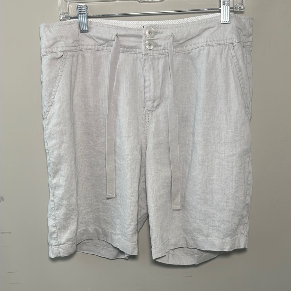 Jones New York Light Gray Flat Front linen Shorts with drawstring